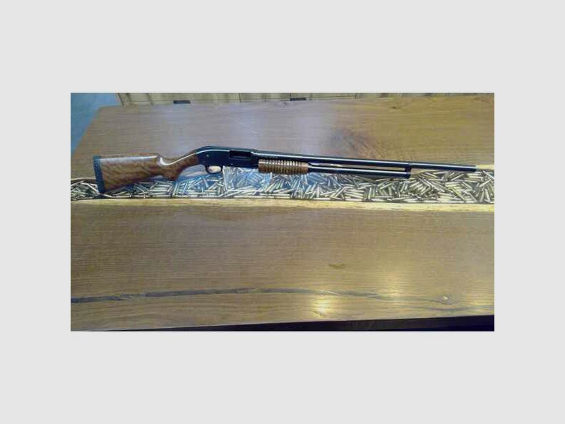 Vorderschaftsrepetierflinte Armscor Mod.30 im Kaliber 12/70 gebraucht