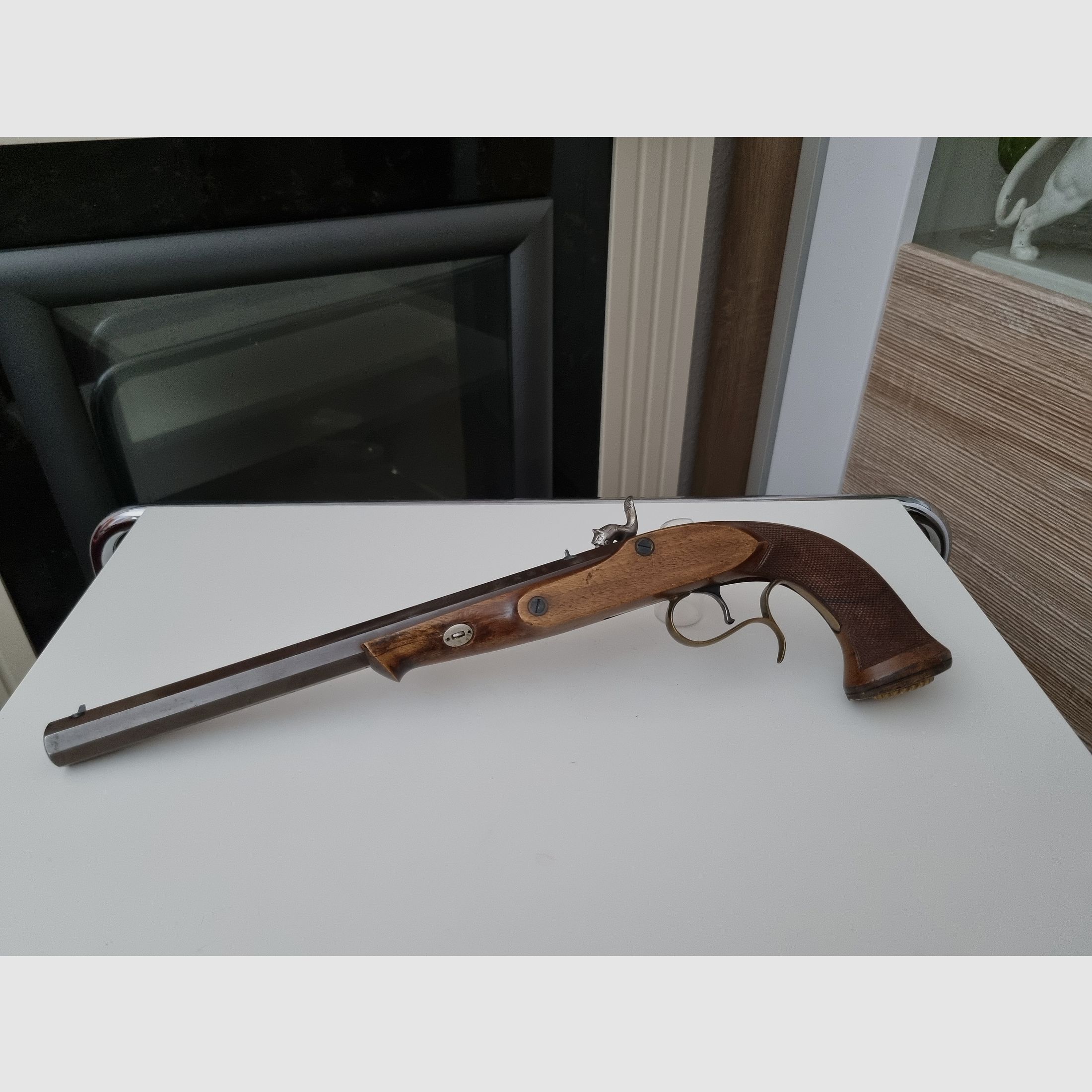 Front-loading percussion pistol model W. Parker of London caliber: .45