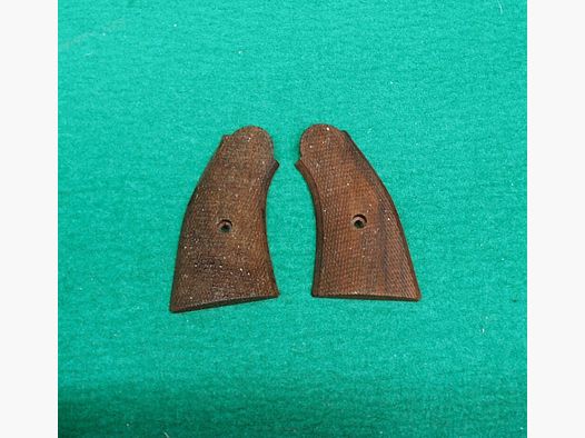 Grip scales wood, with fish skin