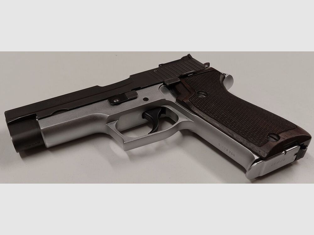 SIG SAUER DÉFECT Pistolet semi-automatique SIG SAUER P220 Bicolore Noir/Argent au calibre .45ACP, image 3 sur 10