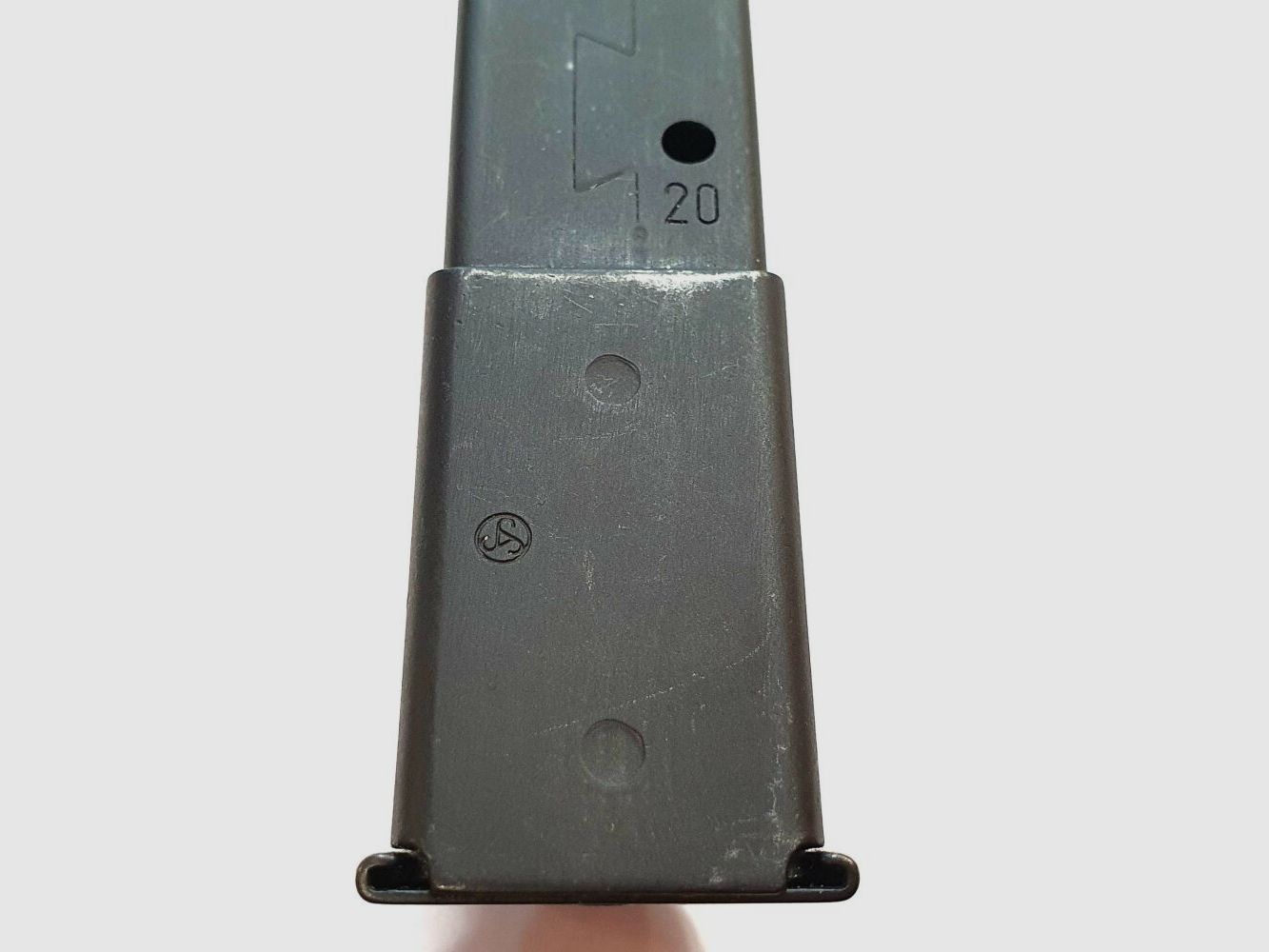 SIG SAUER magazine for pistol compatible with SIG P226, 9mm Luger, 20 rounds, used