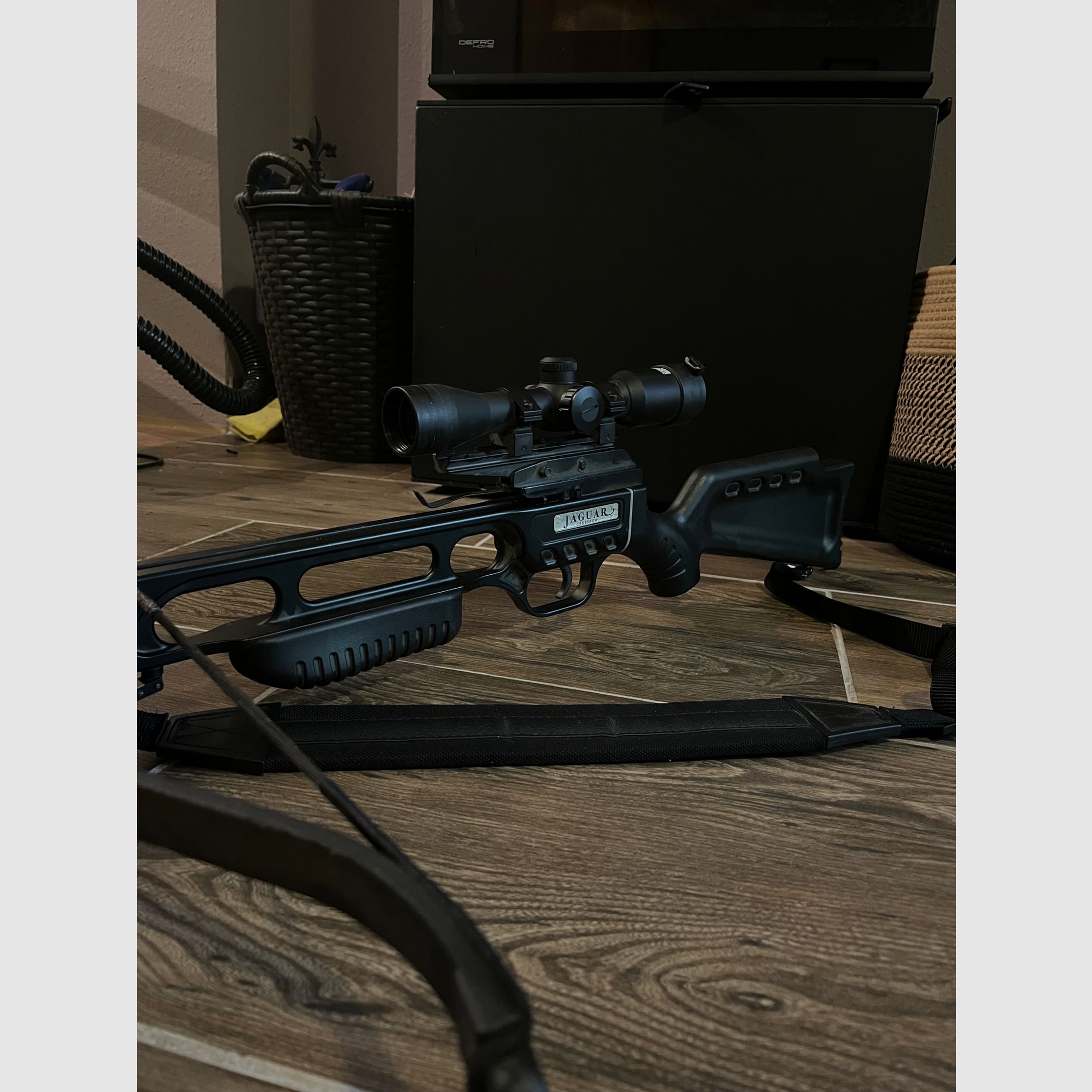 Jaguar Crossbow Armbrust 175 lbs incl. Swiss Arms scope – Top condition, image 2 of 5