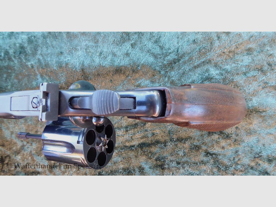 Revolver Colt Diamountback