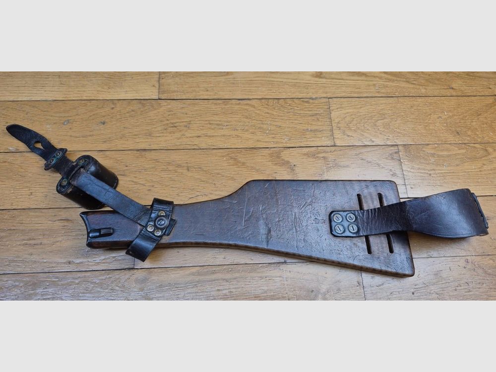 Bellissimo calcio per pistola Luger P08 lungo detto "d'artiglieria" – Esemplare dotato di tutte le sue attaccature morbide e solide – Belle marche e marchi originali – Fabbricazione Maury & Co – Molto raro, soprattutto con le sue attaccature – Ottime condizioni – TBE++, immagine 1 di 20