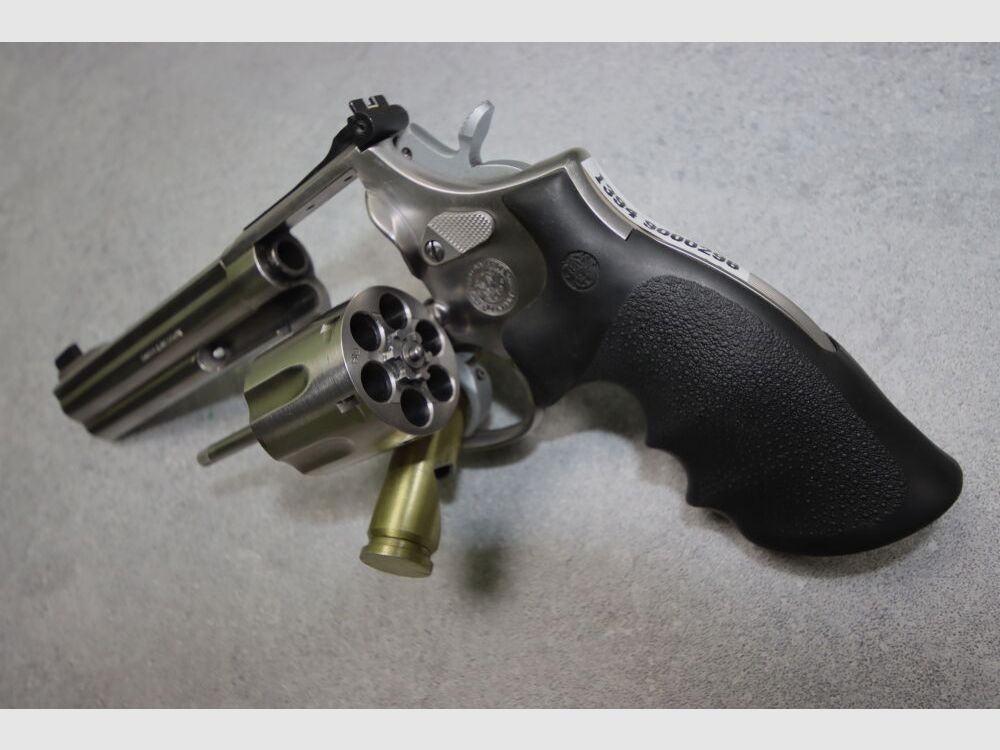 Smith & Wesson 686 Super Target Champion