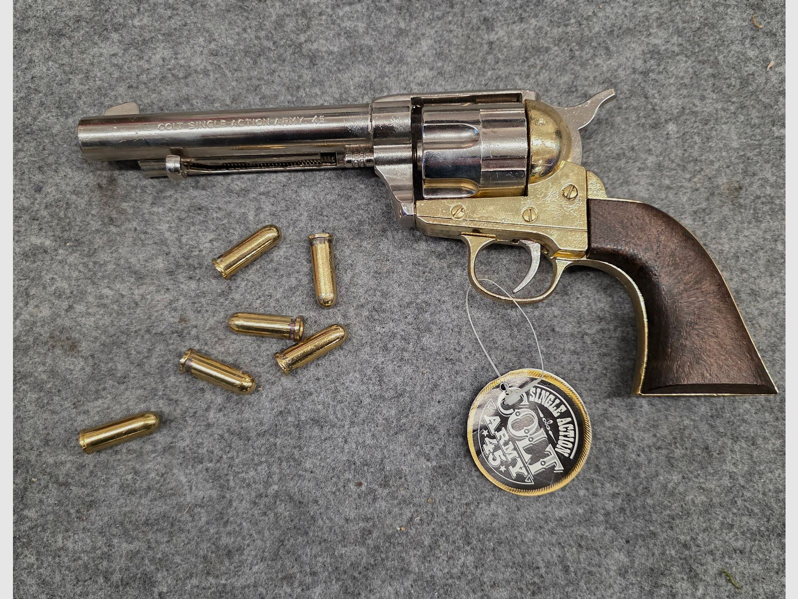Replica Deko Revolver COLT SAA  Cal. .45 Peacemaker vernickelt  Silber Gold 