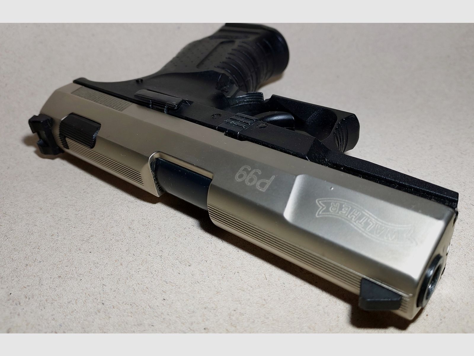 Walther P99 Schreckschuss Pistole 9mm P.A.K. bicolor Nickel (PTB 762) P 99 mit Lederholster