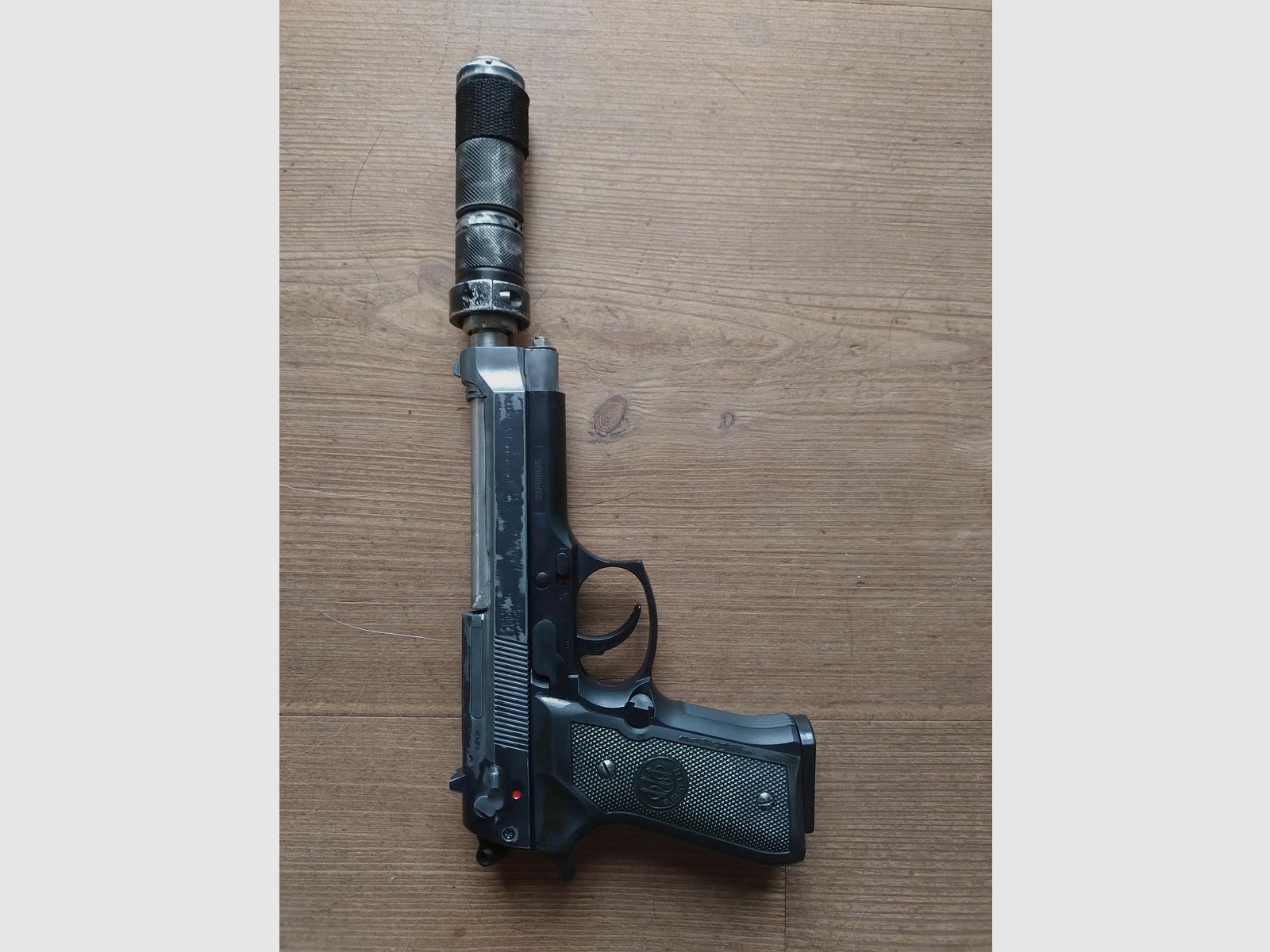 M92 Airsoft Springer/ Deko met custom geluiddemper