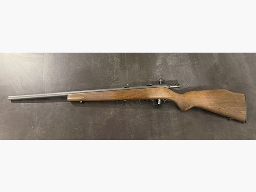Savage herhalingsgeweer .17 HMR met houten kolf