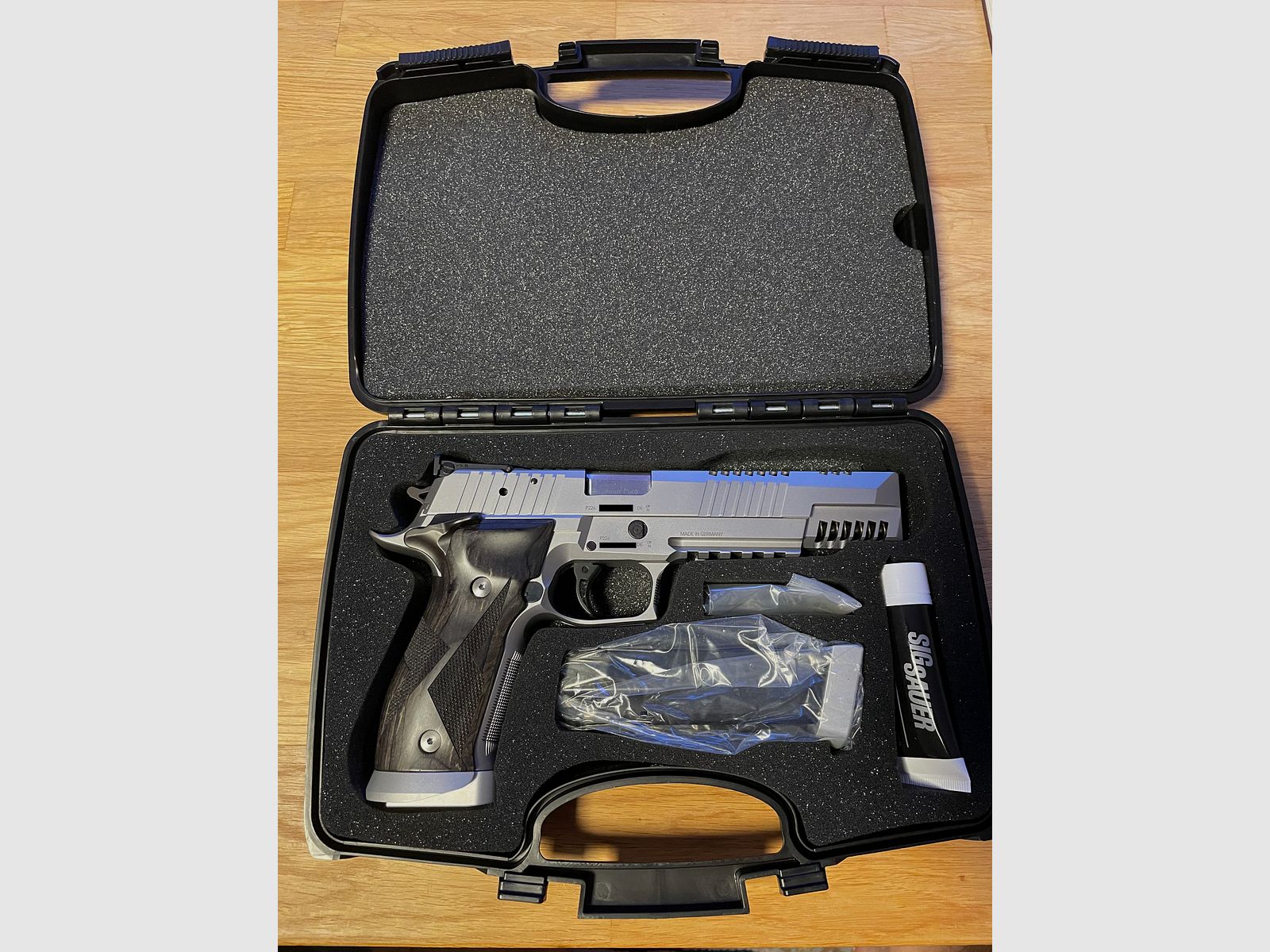 SIG SAUER P226 X-SIX SKELETON 9MM LUGER