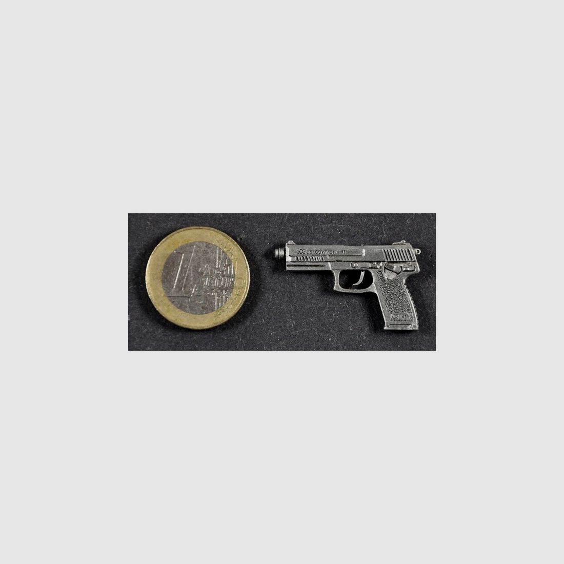 H&K SOCOM Pistole als Metall-Anstecker