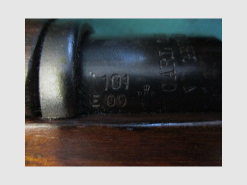 Rifle de un solo disparo Carl Gustaf M63 con visor Hertel & Reuss Sniper Singapore M63 Sniper SPF