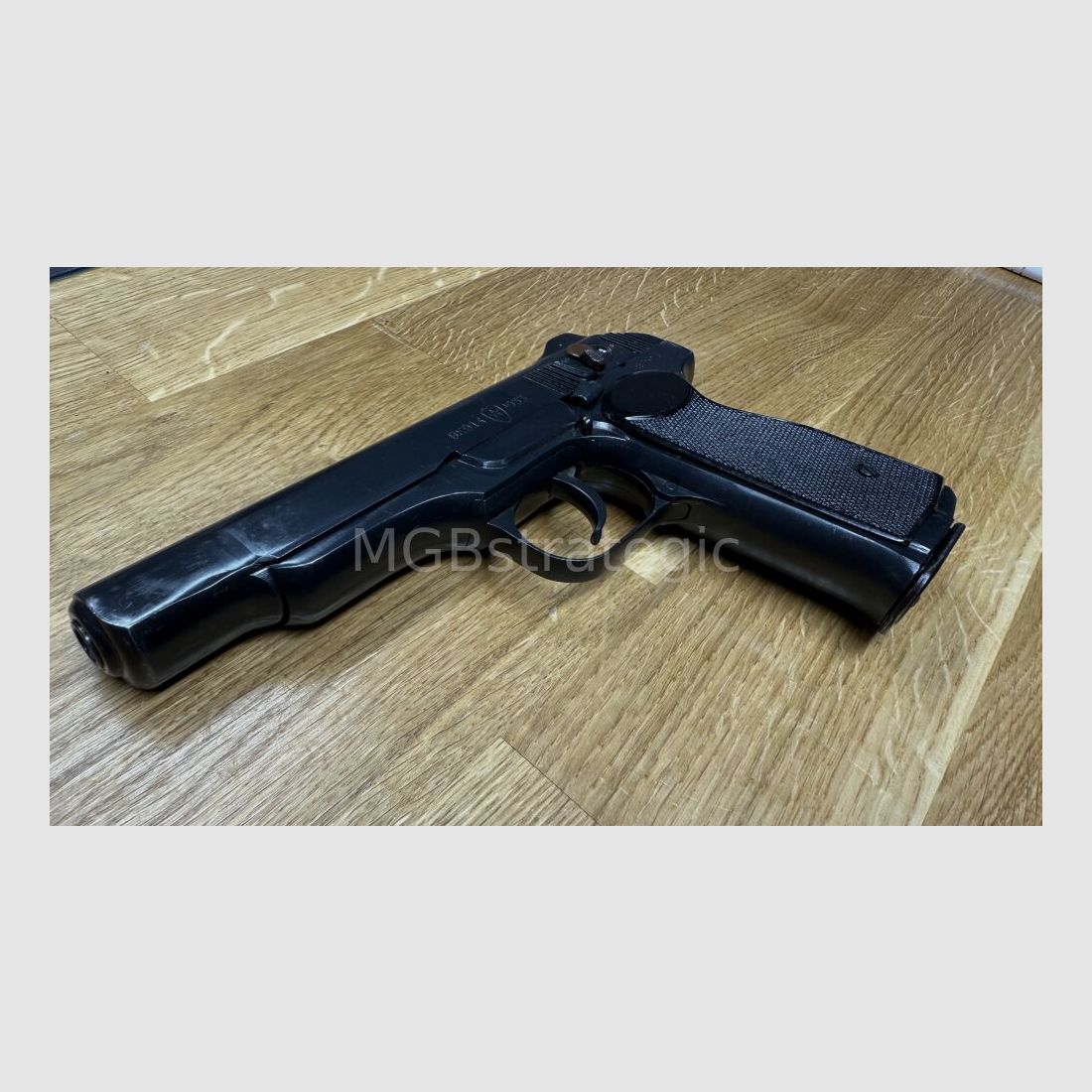 Stetschkin APS - halbautom. Pistole 9mm Makarov mit Schaft