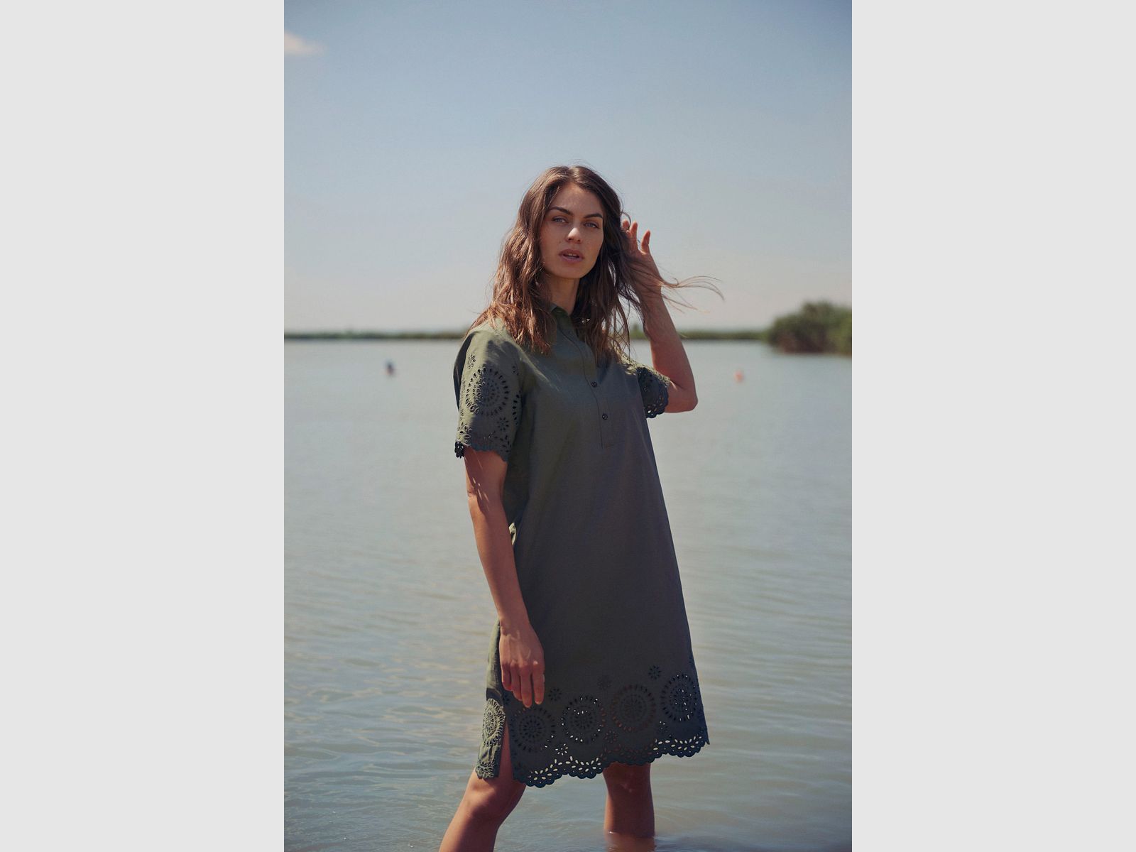 WALLMANN Kurzarmkleid mit Lochstickerei, Bild 3 von 3