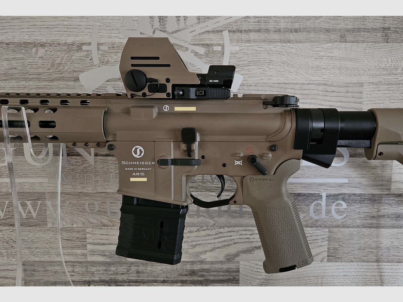 Schmeisser AR15 M4FL 14,5" FDE modello speciale MAGPUL cal. .223Rem con ottica - spedizione gratuita! - Nuovo dal commercio specializzato