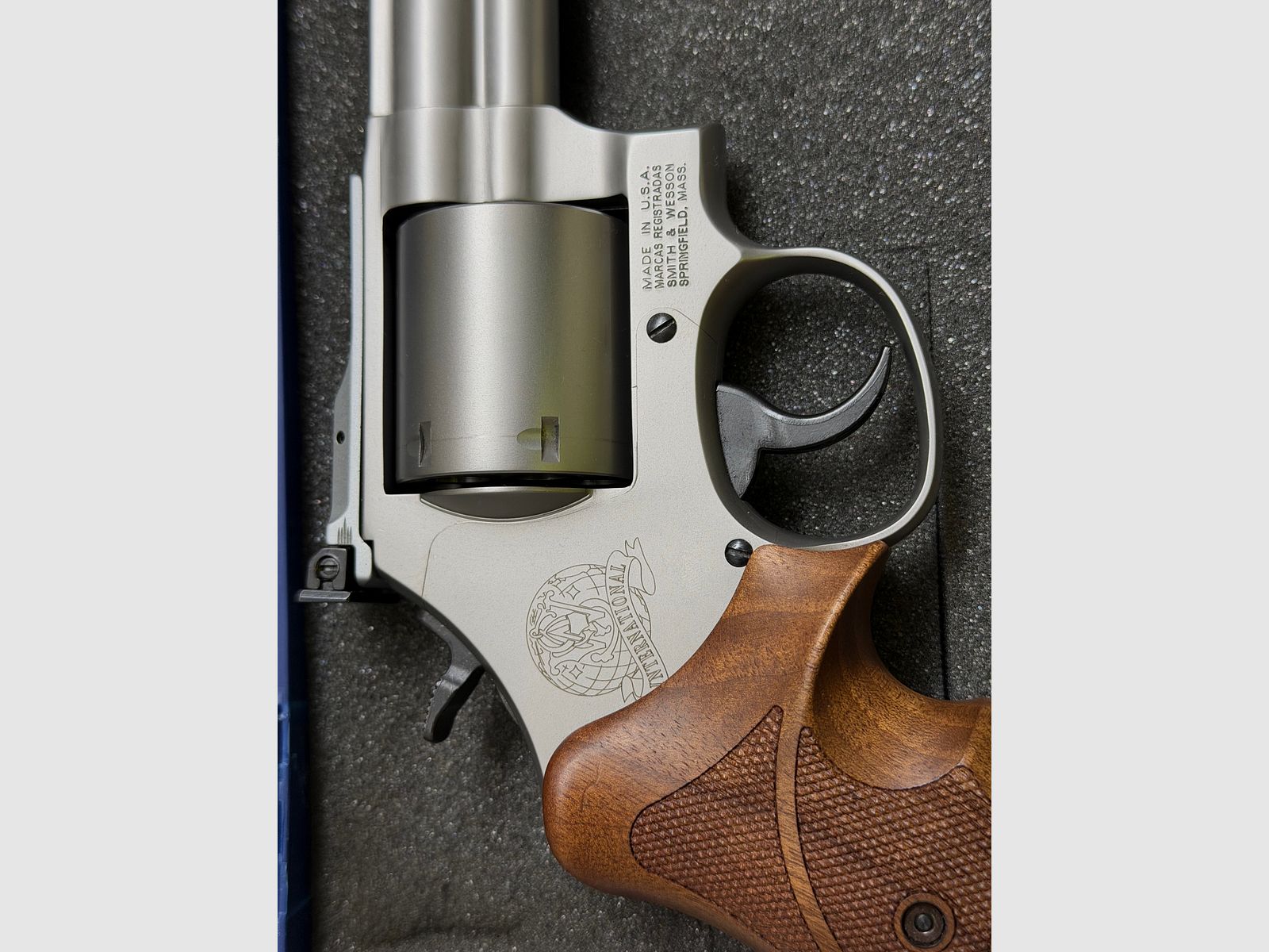Colt  Smith & Wesson 357 Magnum international 