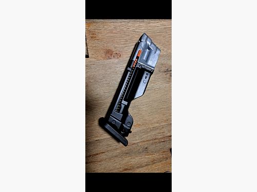 Glock 17 CO2 magazine 43.