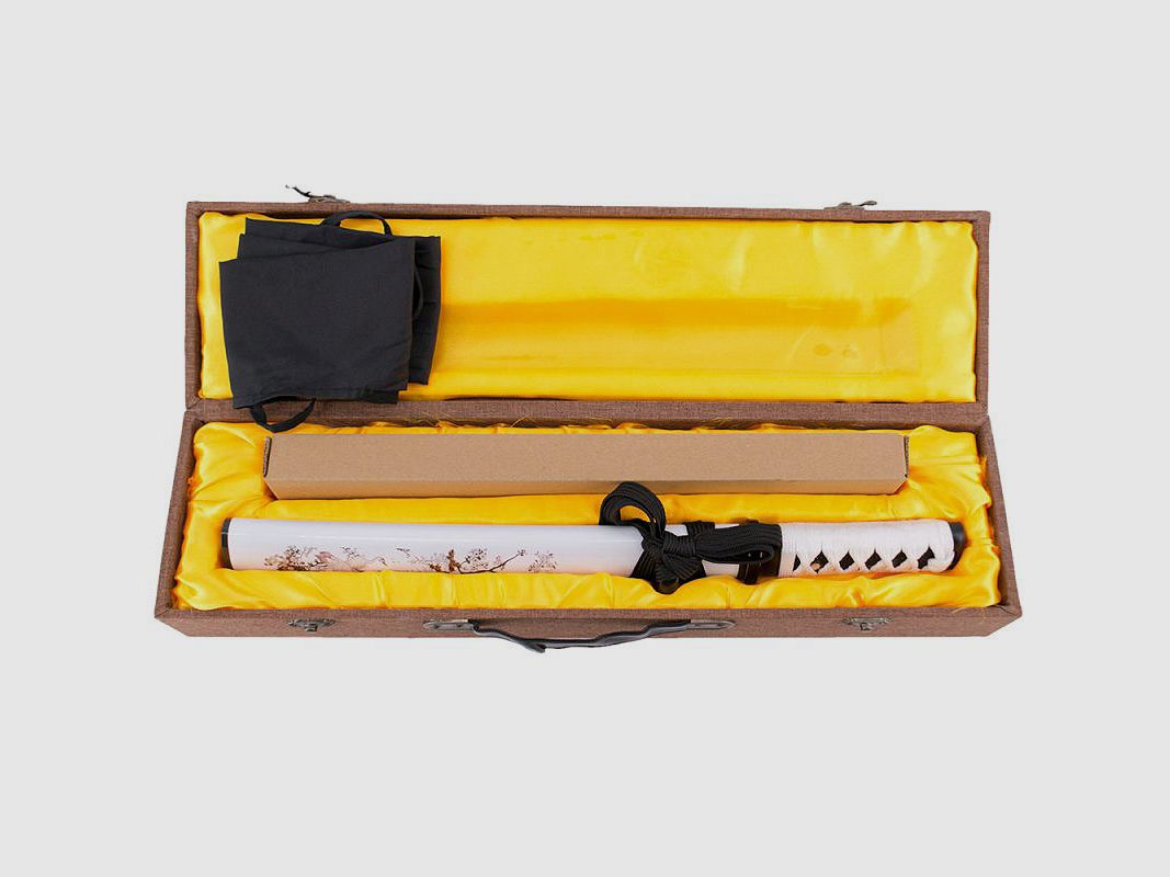 Tanto with crane details and flowers