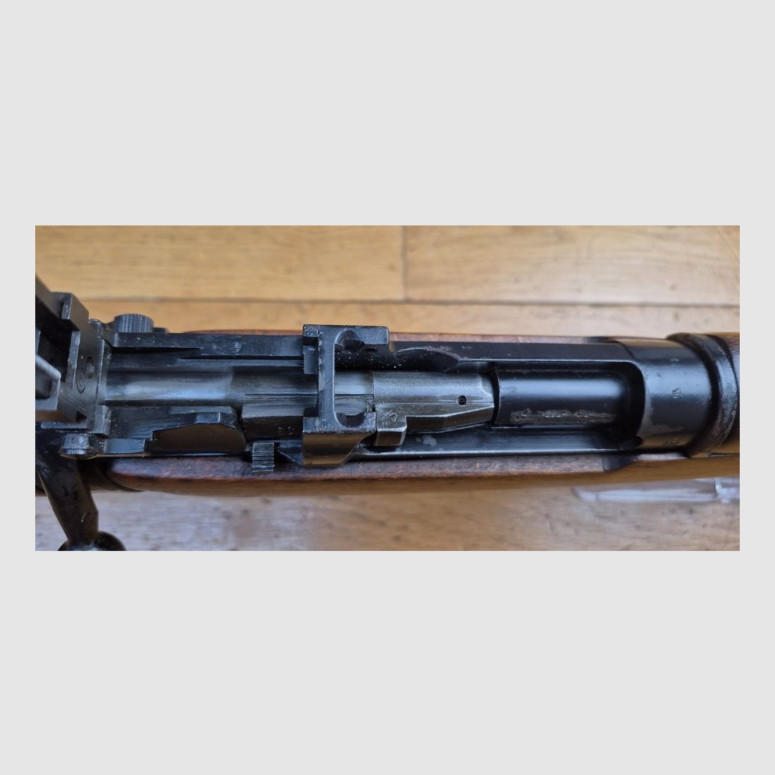 Piękny Lee-Enfield N°8 MKI – Brytyjska regulaminowa broń treningowa – Kal. .22LR – Produkcja Fazakerley z 1952 roku – Ładny „cywilizowany” egzemplarz wojskowy – Diopter wojskowy wysokiej jakości – Bardzo ładna lufa i dobra mechanika – ładne drewno – TBE, zdjęcie 16 z 31