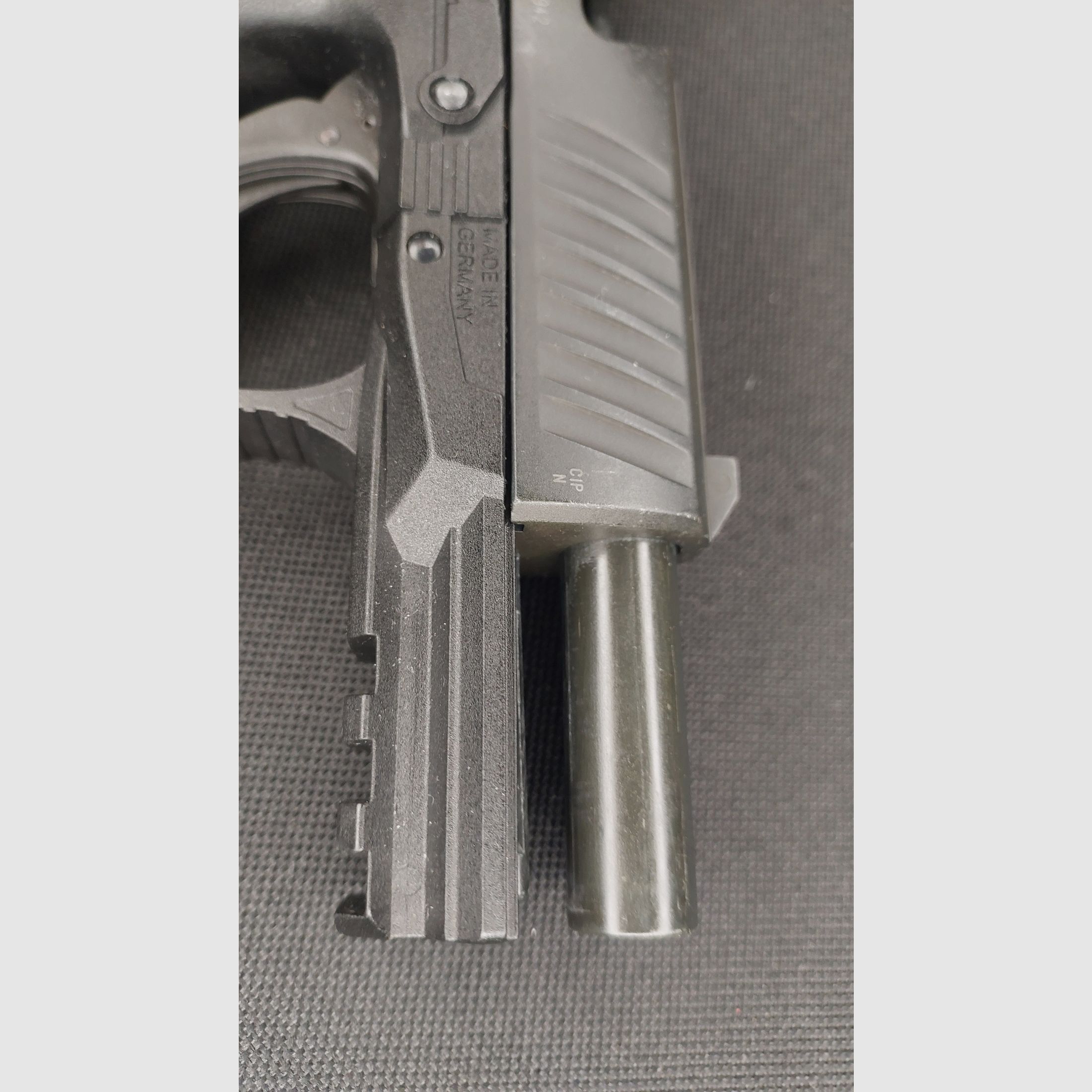 Walther PPQ M2 Navy Kit Pistolet alarmowy 9mm P.A.K. czarny (PTB 958) - z tłumikiem jak nowy!