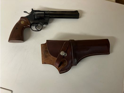 Colt Python .357 Magnum, 6 `` zwart