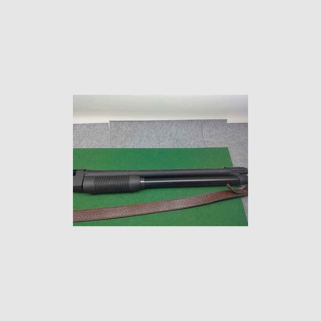 Vorderschaft-Repetierflinte Winchester SXP Defender Kal.12/76