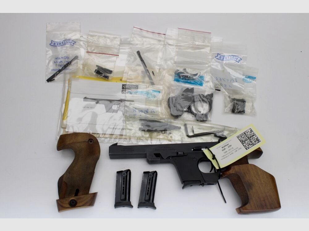 Pistole Walther GSP mit 3 Magazinen und mehr als genug Ersatzteilen .22lr
