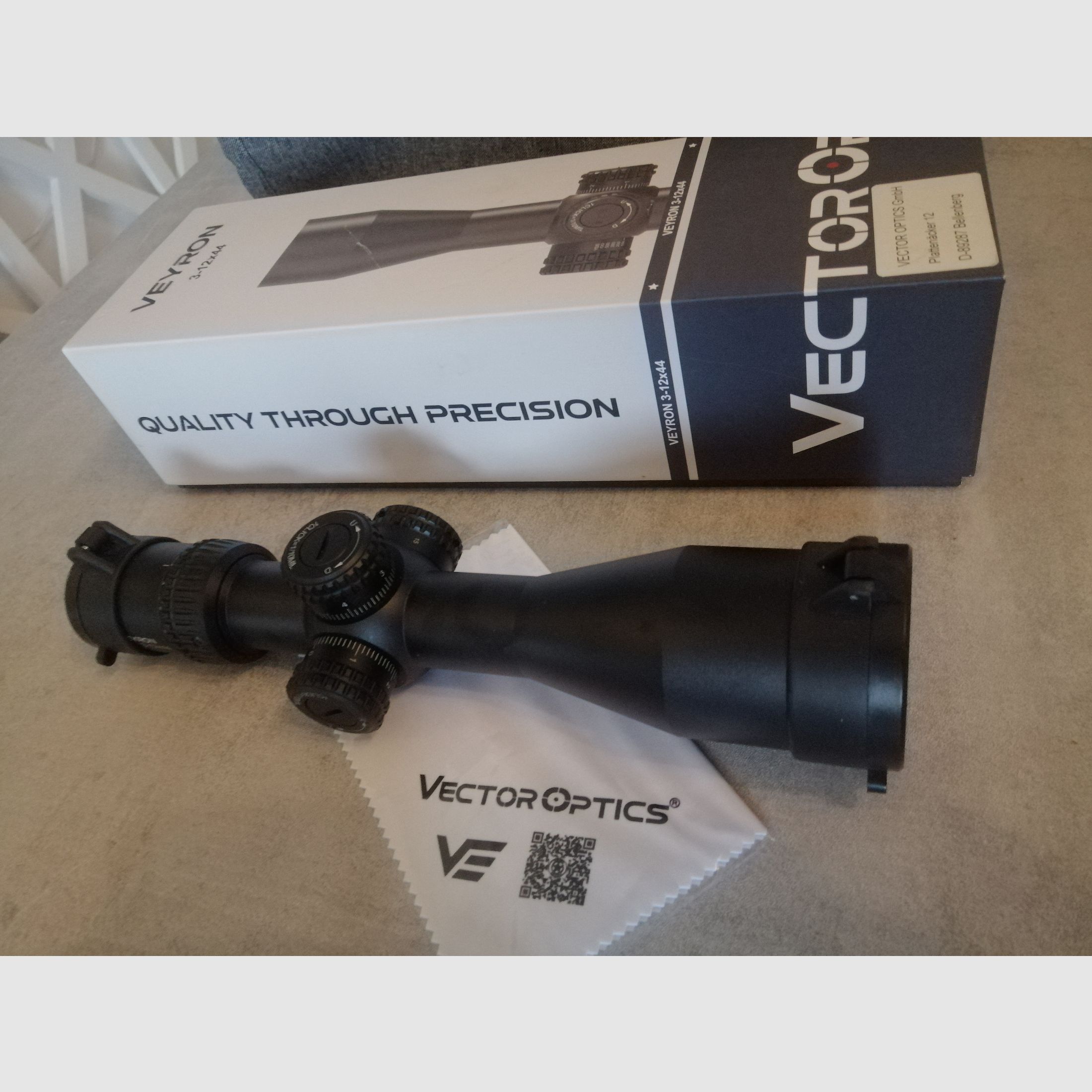 Victor Optics Veyron 3-12x44 Zielfernrohr mit verstellbaren Montagen