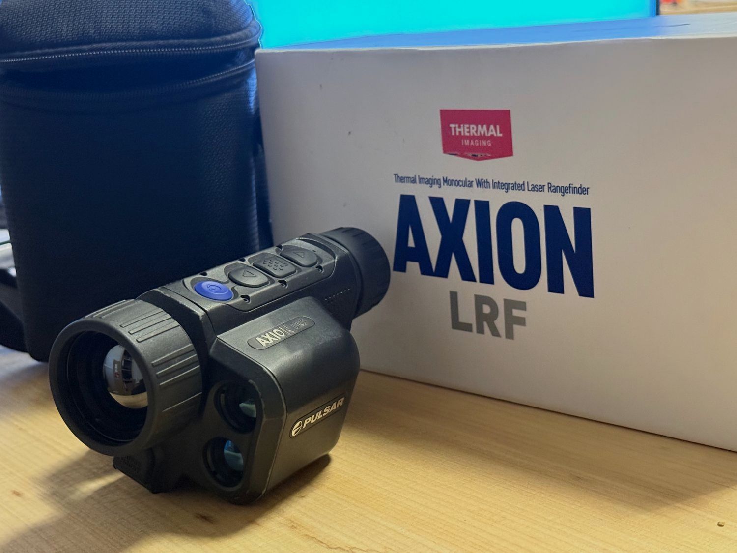 Pulsar Axion LRF XQ38 - Wärmebild-Handgerät mit Enfernungsmesser