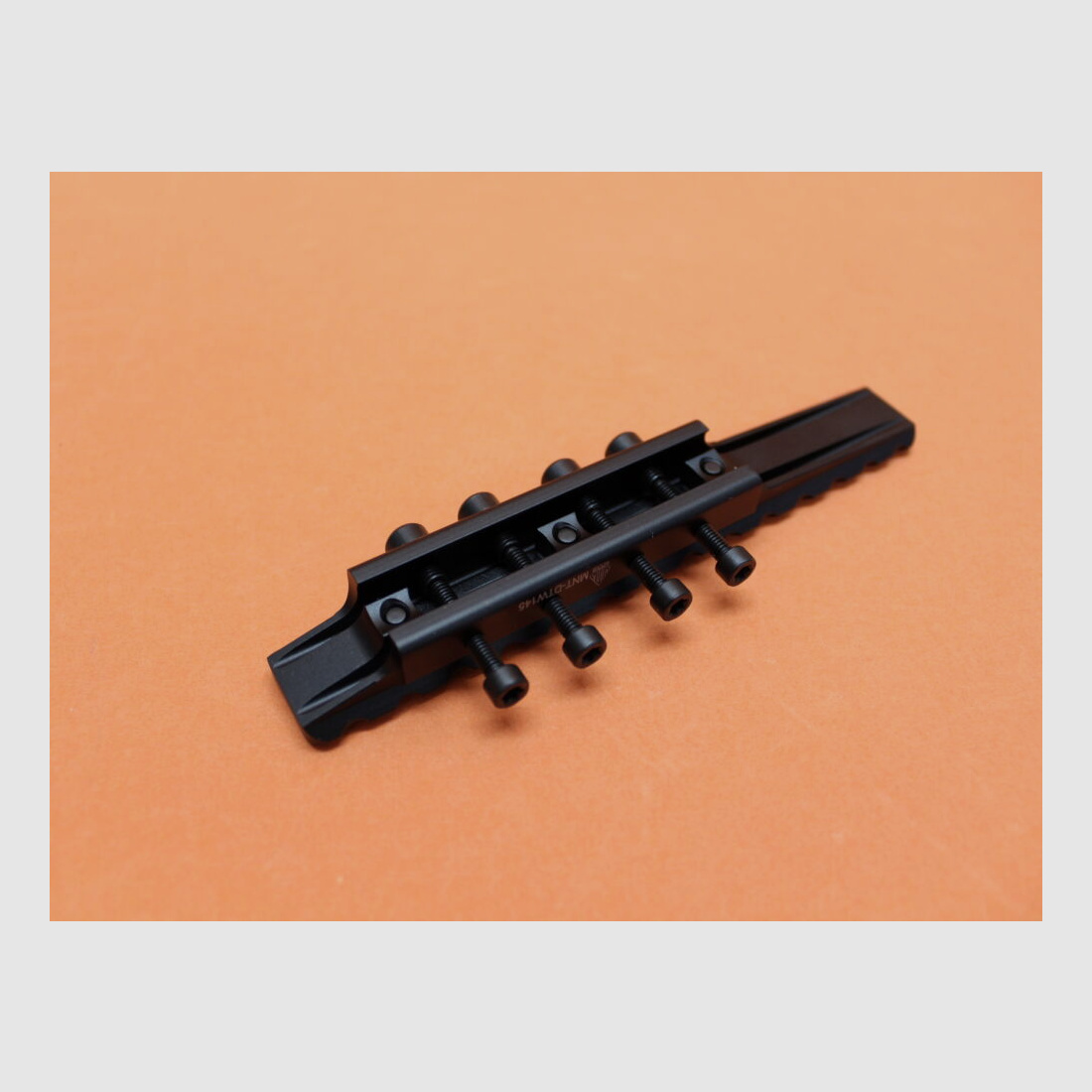 UTG - Leapers Adaptador de riel Dovetail a Picatinny UTG (MNT-DTW145) Riel Picatinny para rieles prismáticos de 9 -11 mm