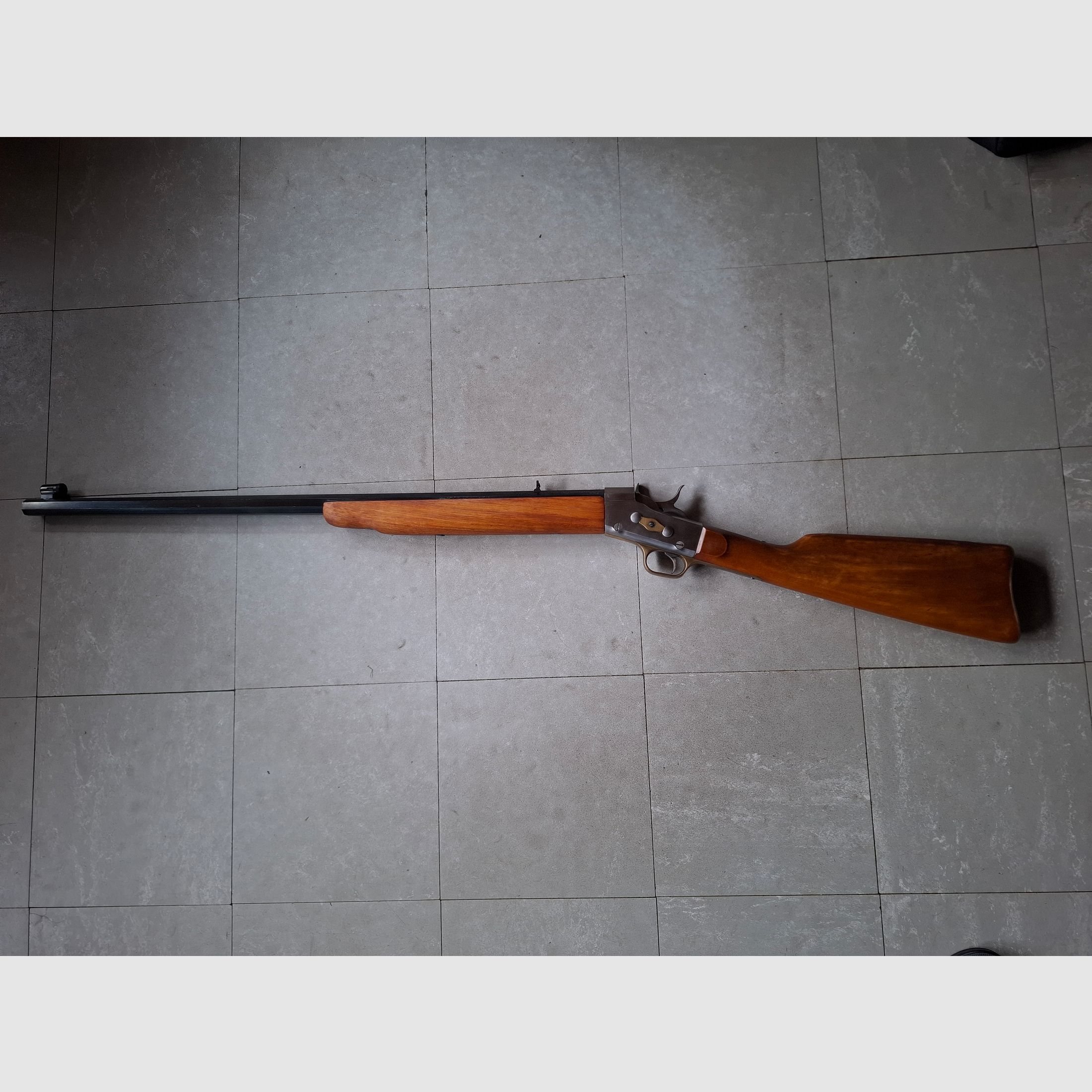 Pedersoli Büchse Einzellader mit Sechskantlauf Kaliber .357 Mag.