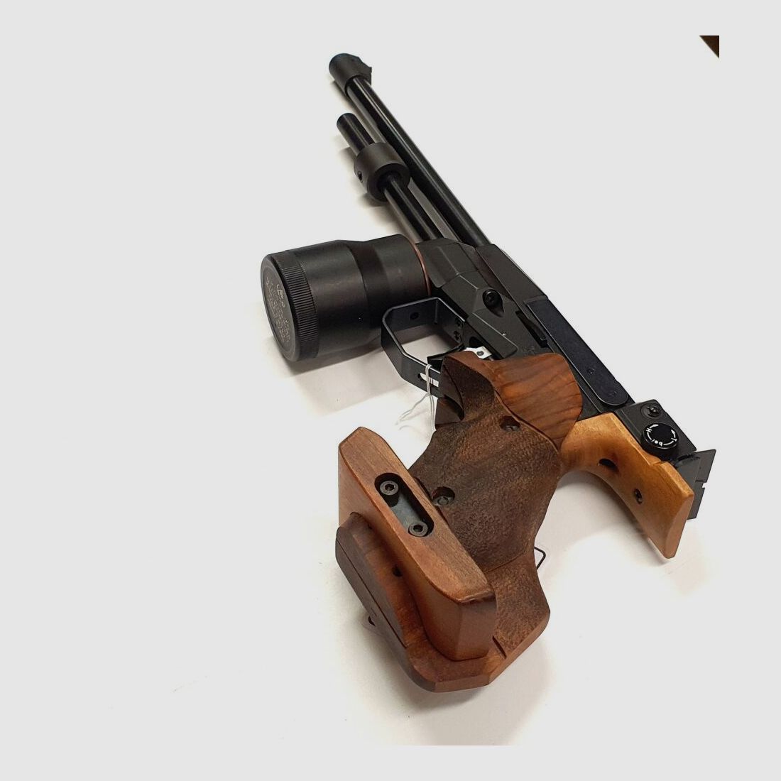 Feinwerkbau CO2 Pistole Mod. C25 Kaliber 4,5mm Diabolo, F im Fünfeck mit Koffer und Zubehör, links