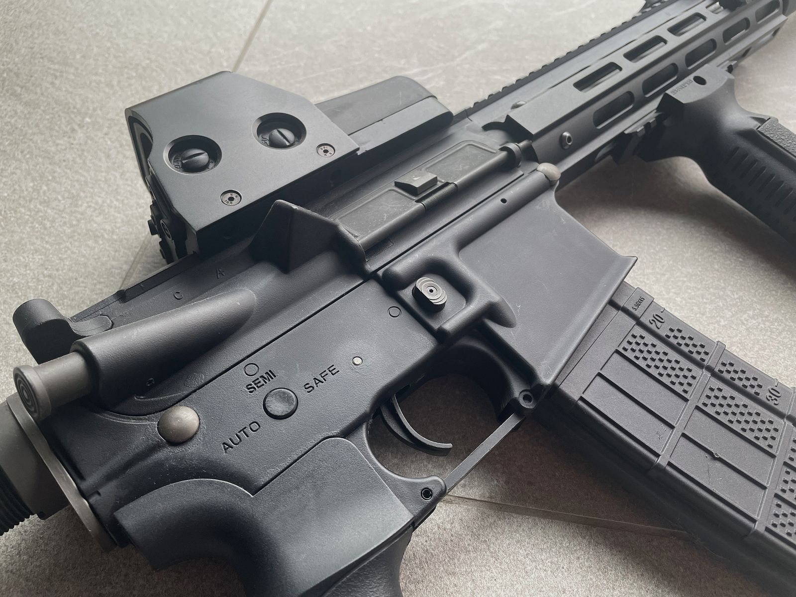 Tippmann M4 con accessori e attacchi