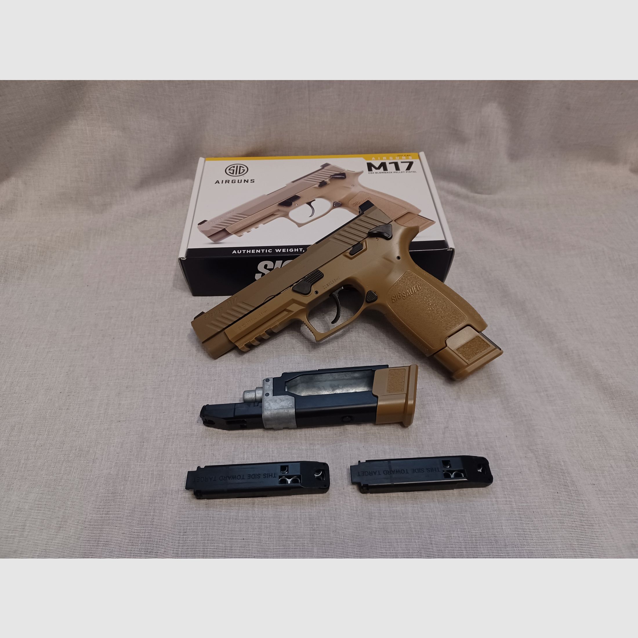 SIG SAUER P320 M17 FDE / 4,5 mm Diabolo / BlowBack / CO2 / Pistole / OVP (73)
