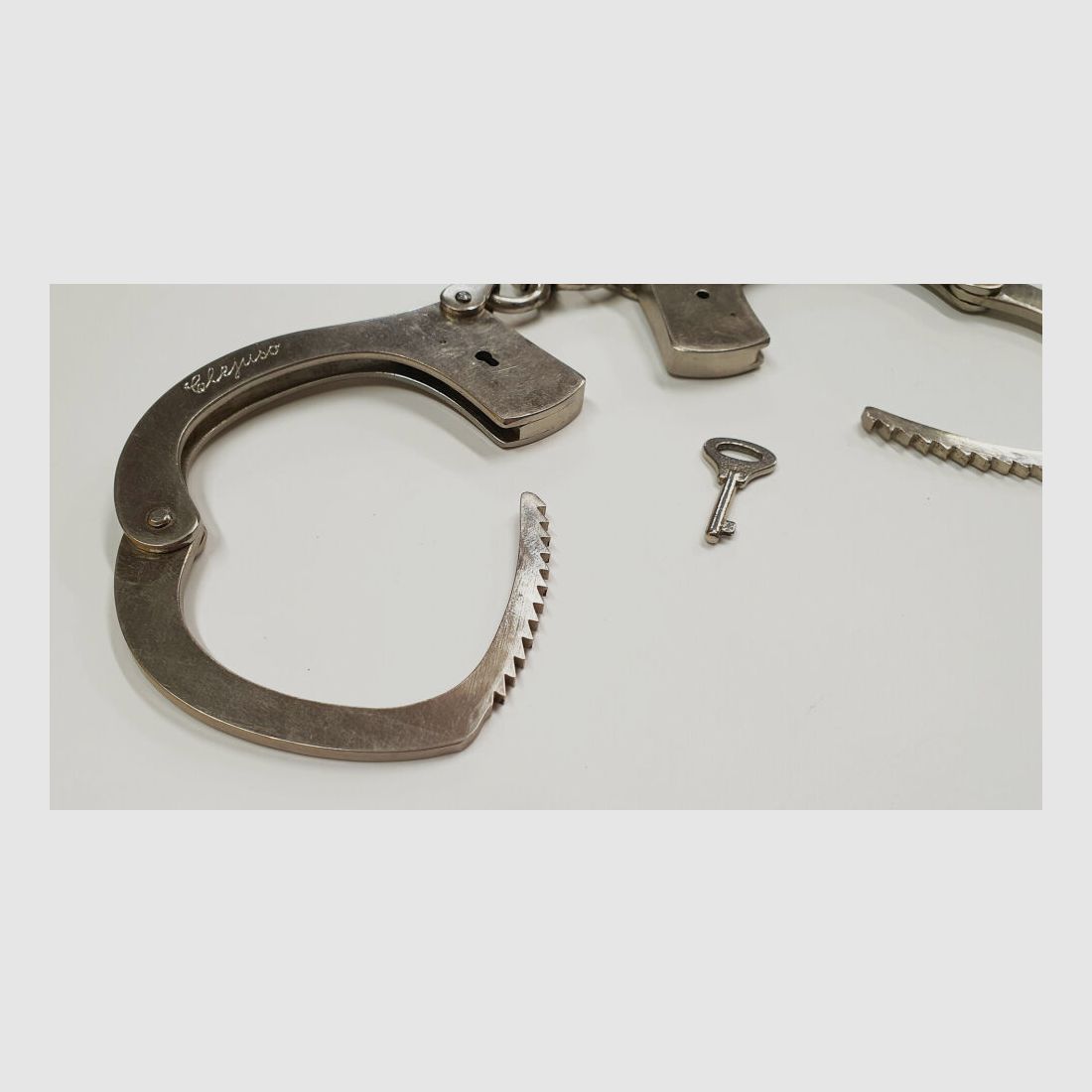 CLEJUSO Clemen & Jung e.K. Handfessel CLEJUSO No. 12 D , steel nickel plated Handschelle, Made in Germany, gebraucht