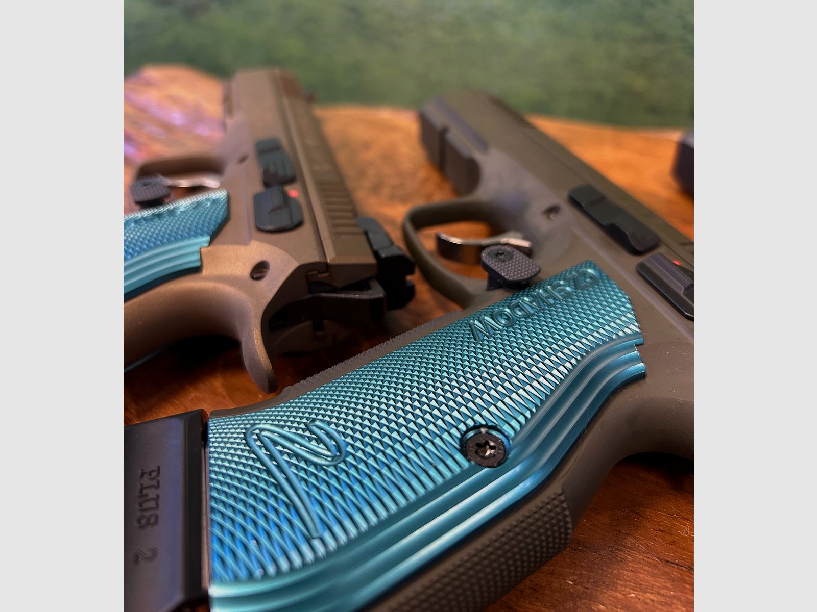 CZ Shadow 2 / COULEURS SPÉCIALES / MÉGA OFFRE