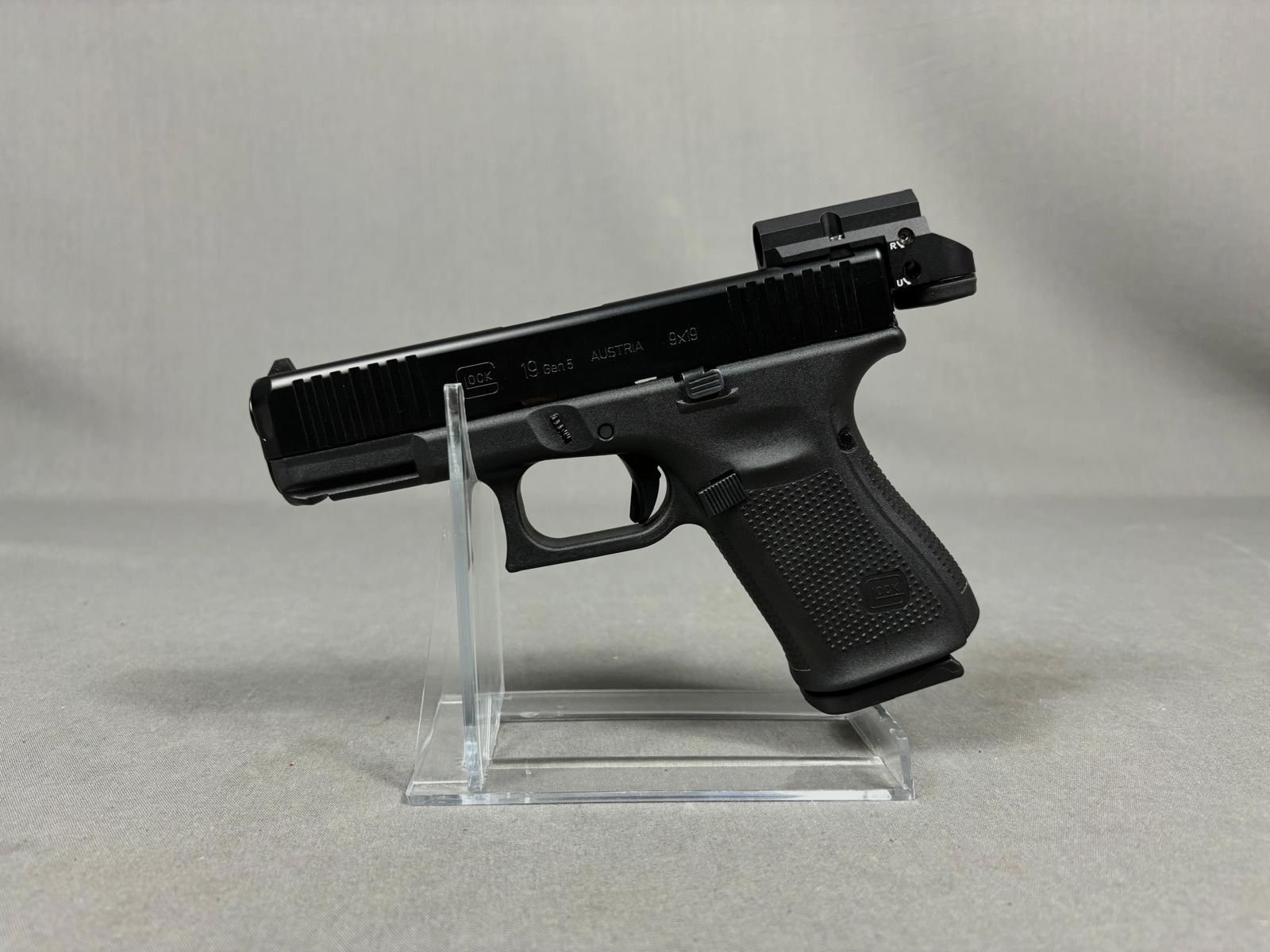 Glock 19 Gen. 5 in 9mm Luger mit Leupold Delta Dot