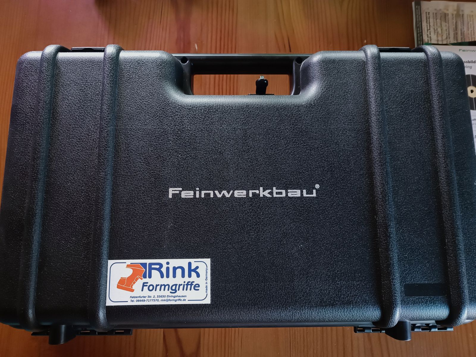 Feinwerkbau P8X Rink grip y dos cartuchos