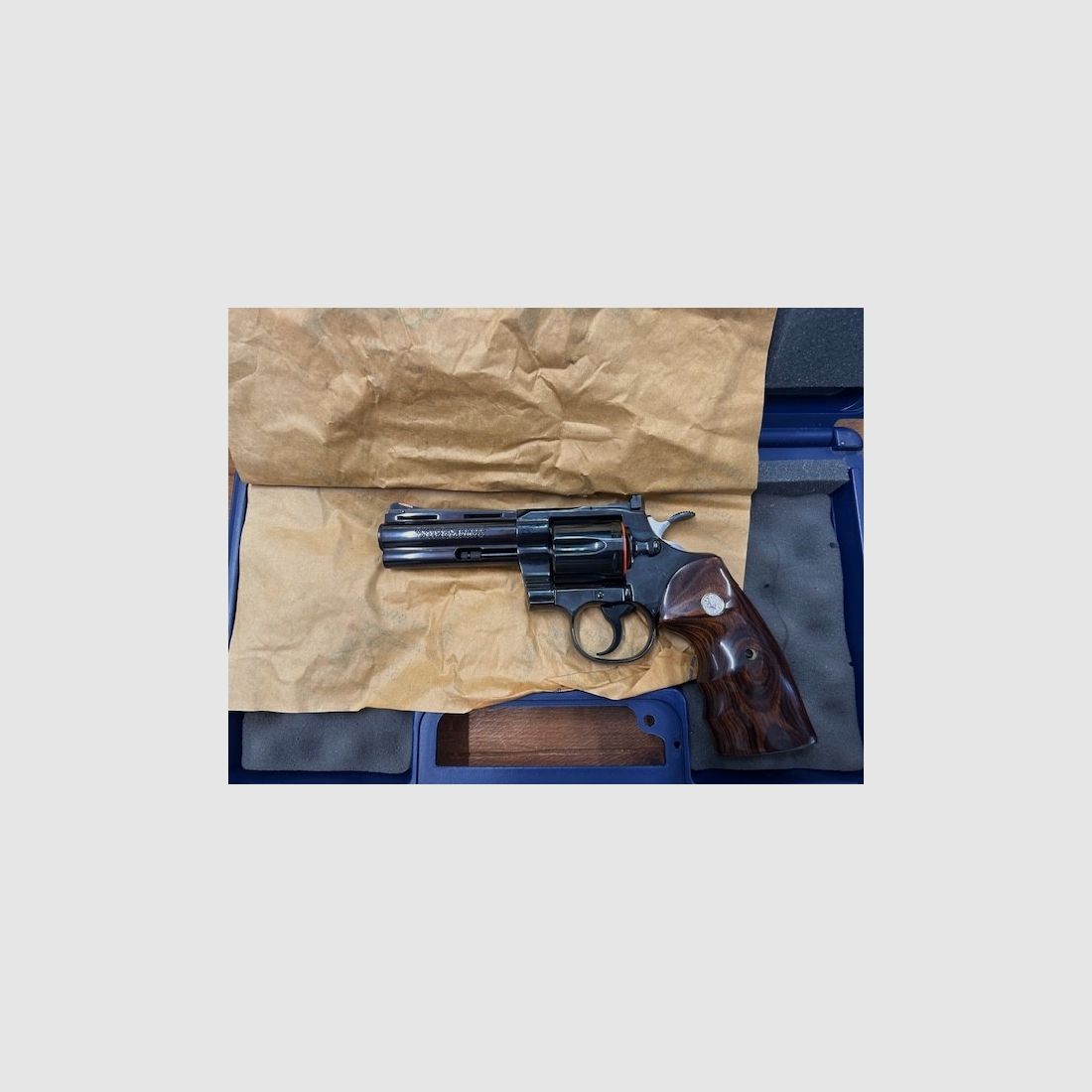 Revolver Colt Python Elite Blau 4¨ 357 Mag 6 Schuss 2003 Neu, Bild 2 von 2