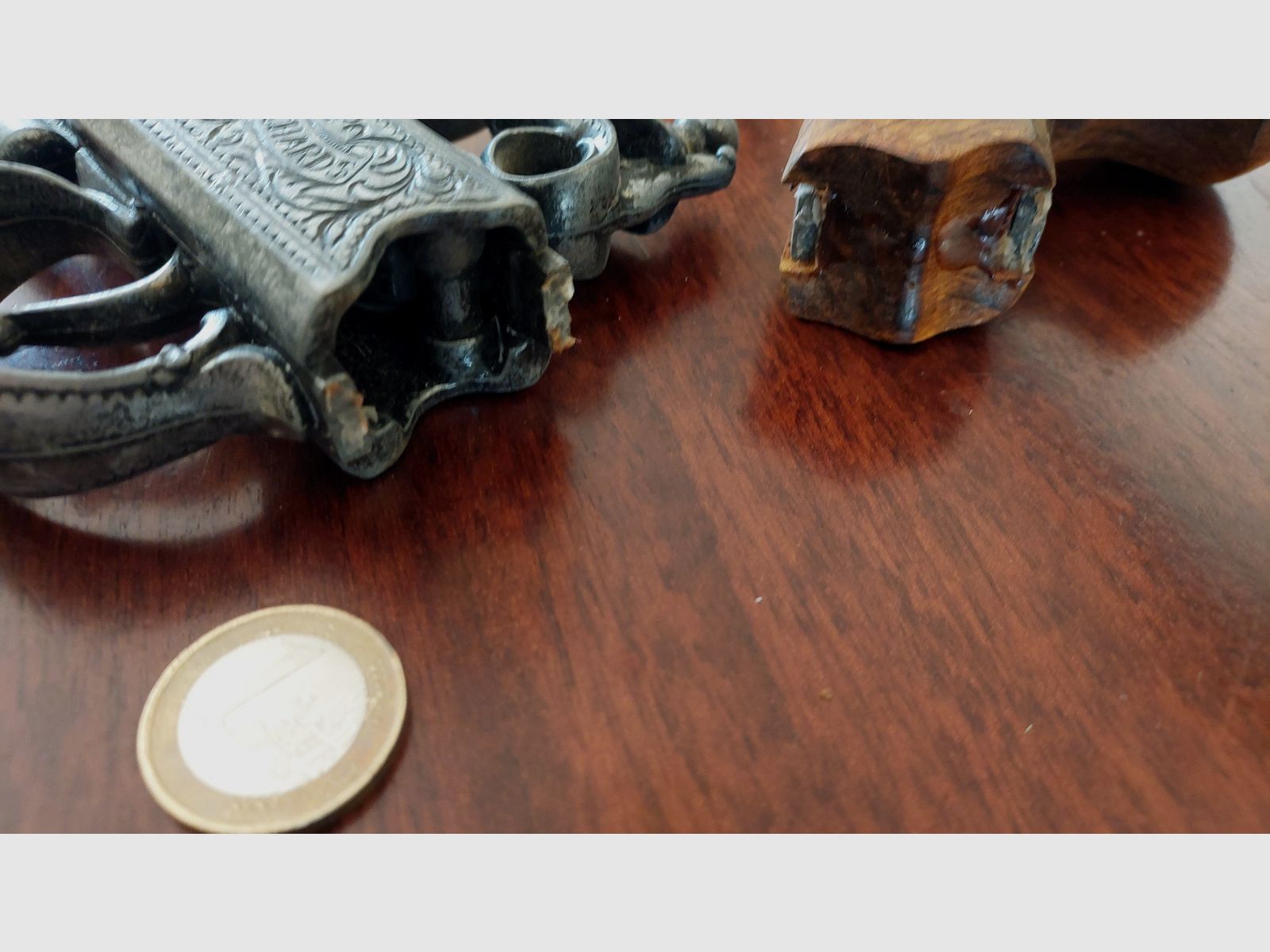 Replica Steinschlosspistole „Blunderbluss Tromblon“ – Piraten Deko – defekt