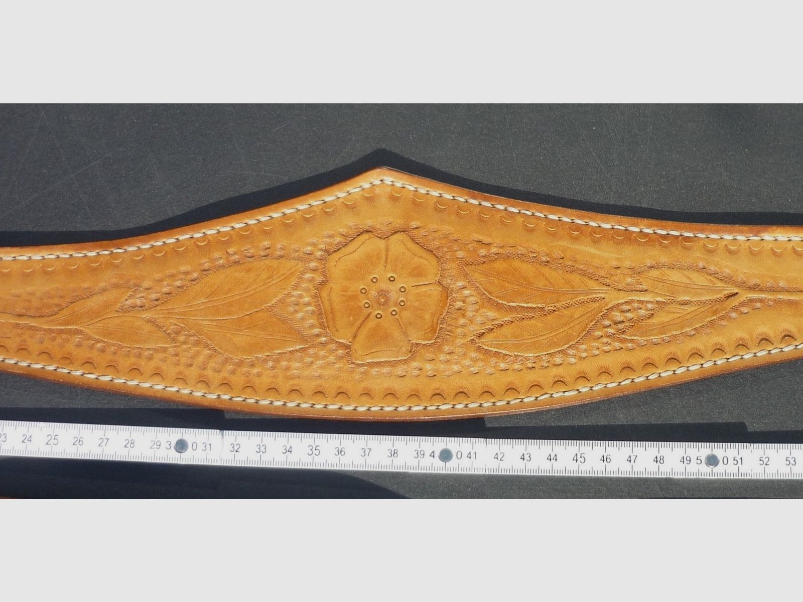 HKDesign  Art. Nr.010  Gürtel - Damengürtel, Westernlook, Vollpunziert mit Blumenmuster,  Gesamtlänge 91 cm