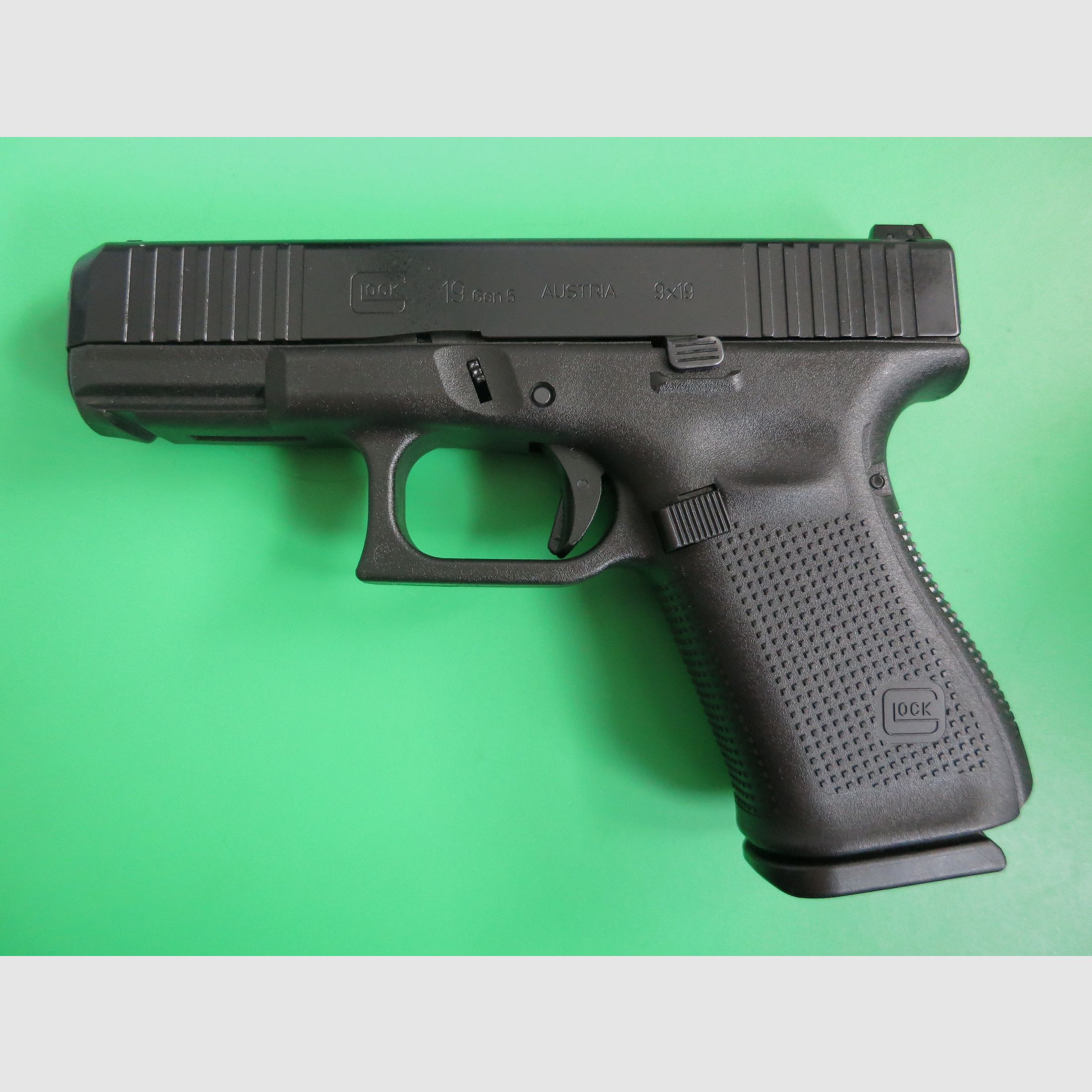 GLOCK 19 GEN5 - Pistola deportiva de autoload, calibre 9 mm Luger       #11