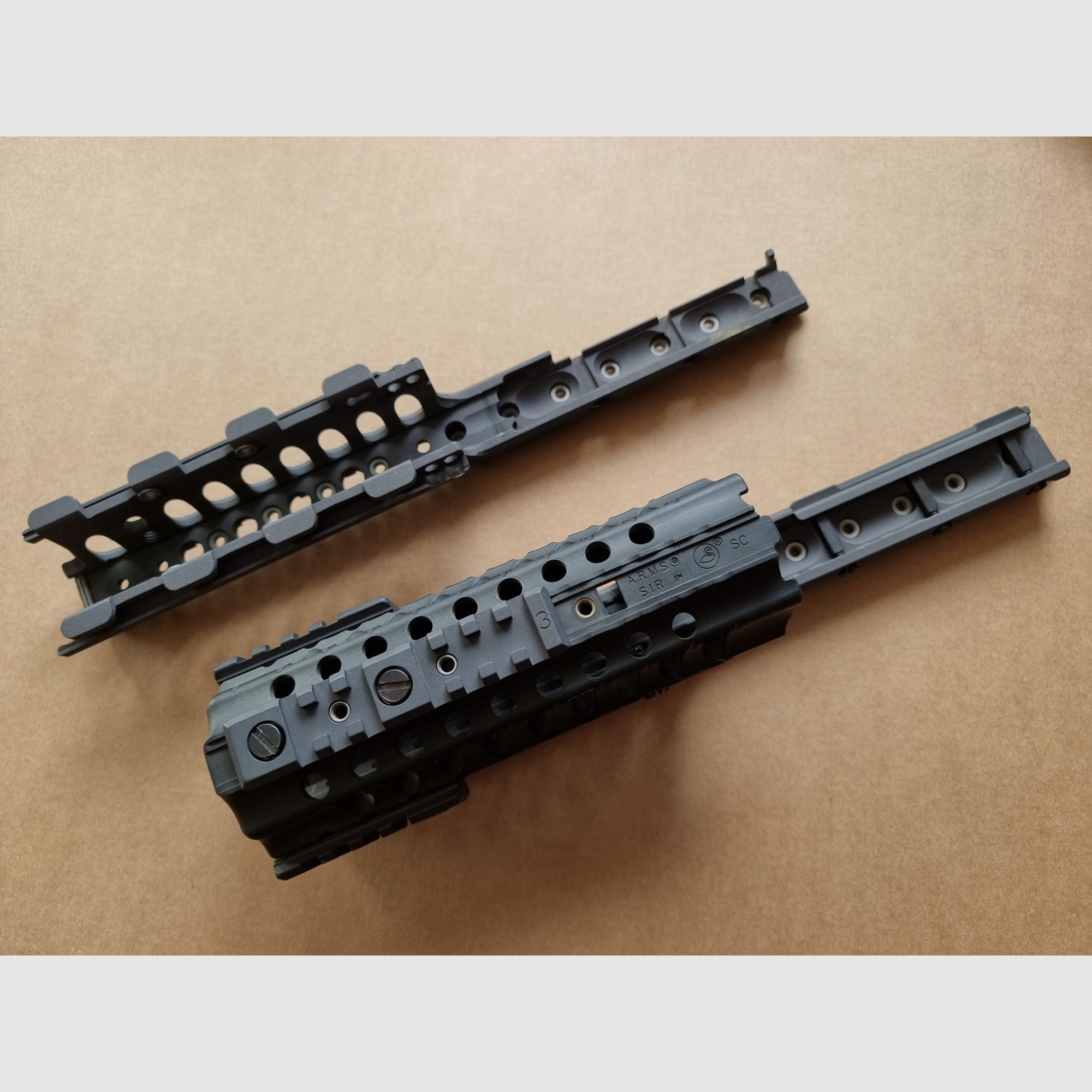 *RARA* A.R.M.S. - Sistema de riel #50-C con miras de gas plegables #41-BL y miras traseras #40-L - AR15 de los 2000