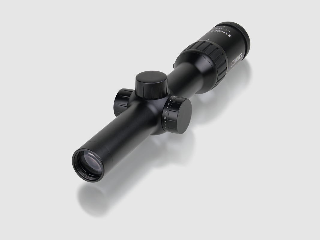 Steiner Ranger 4 1-4×24 4A-I est le spécialiste de la chasse en battue grâce à son large champ de vision allant de 37 à 9 m à 100 m.