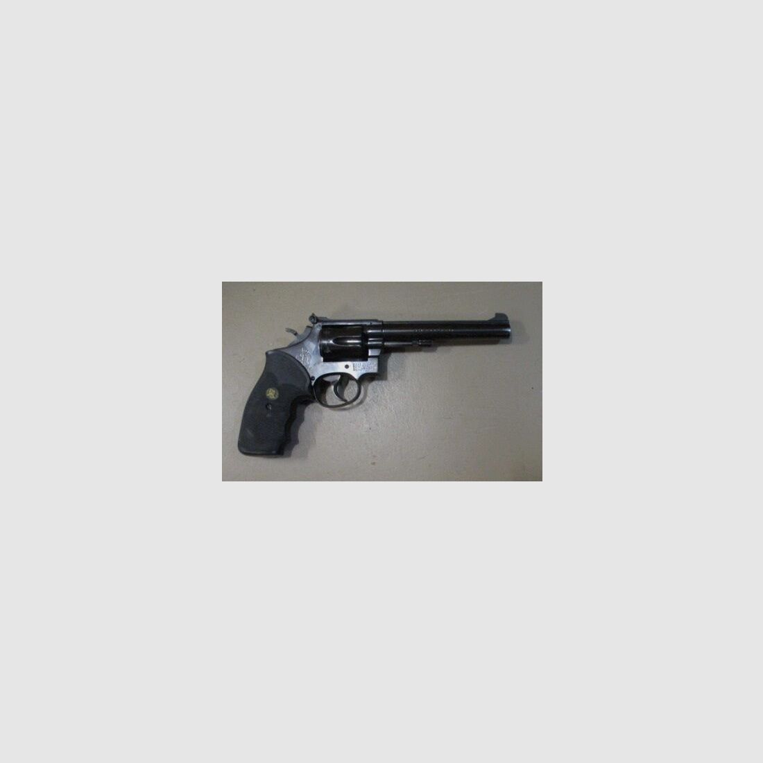 Revolver Smith & Wesson Mod. 17 Bj. 66 17