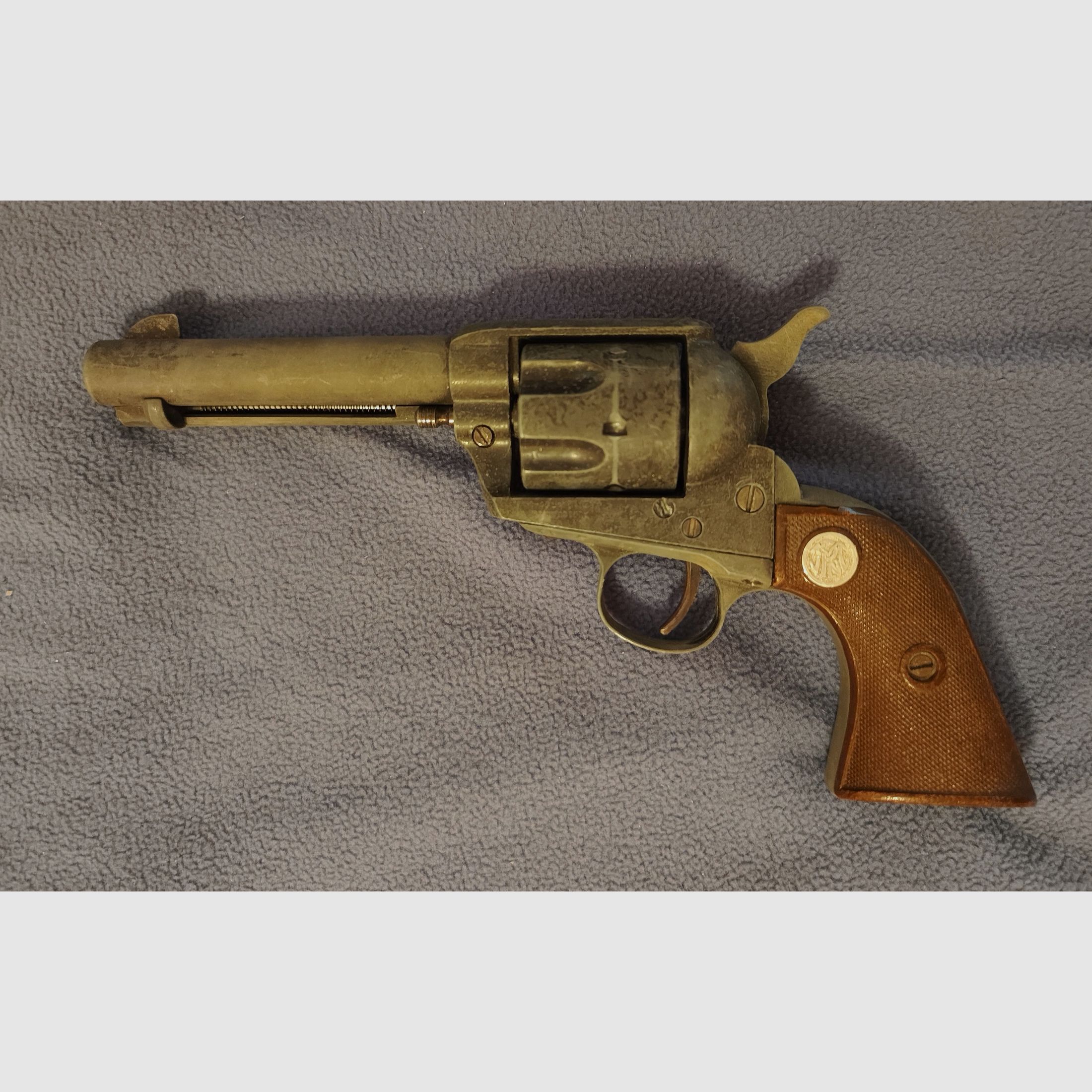 Decorative revolver decorative object old