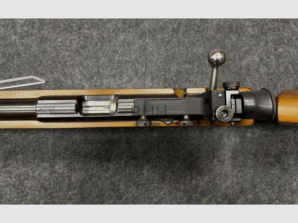 Veicolo e arma da caccia "Ernst Thälmann" Suhl 150-1 Standard / Arma per mancini dalla fabbrica