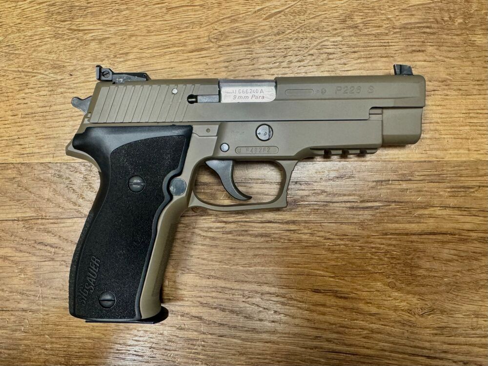 SigSauer P226 S, afbeelding 1 van 3