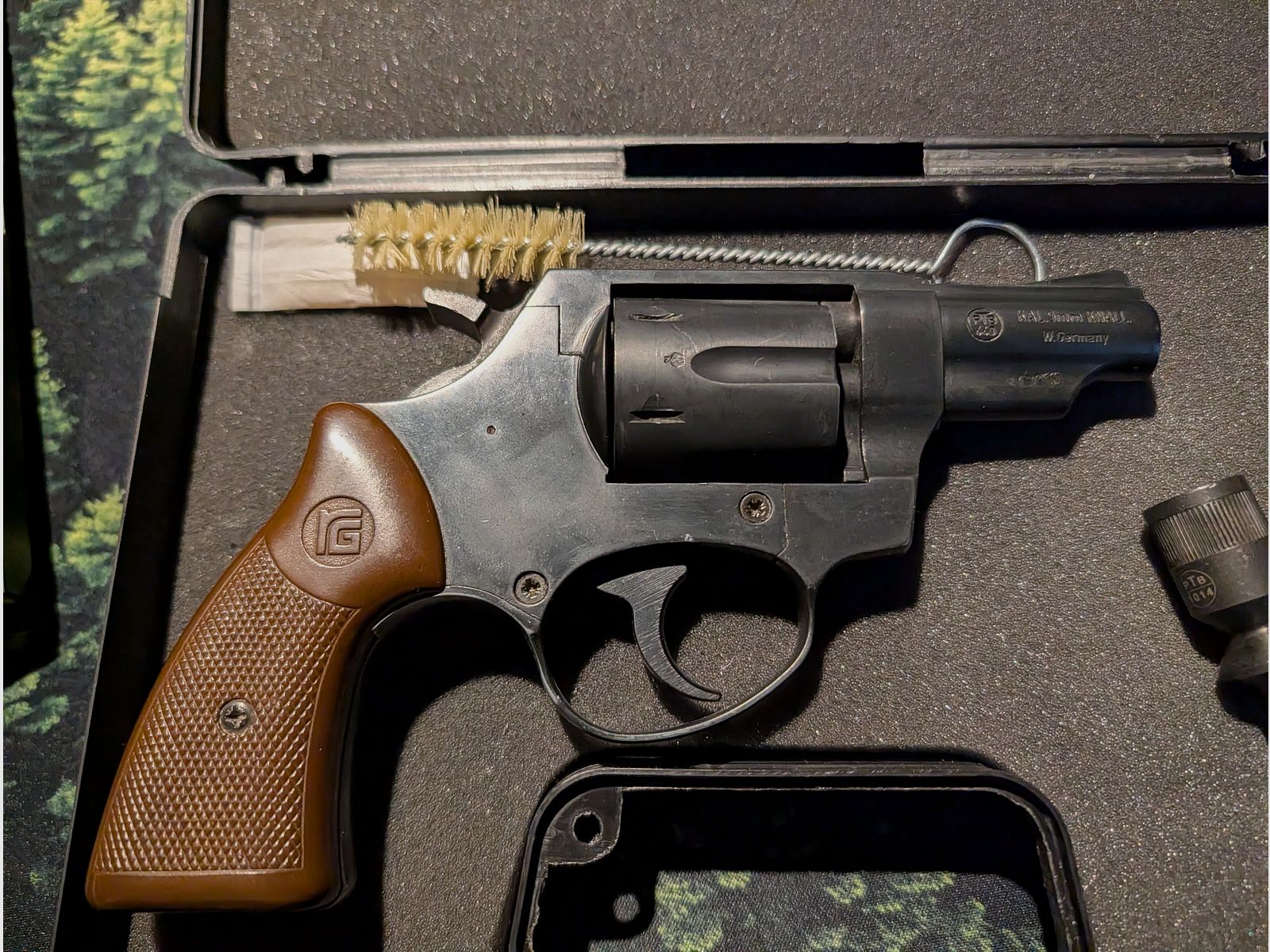 Rewolwer sygnałowy Röhm RG 79 – 9 mm naboje hukowe (PTB 457)