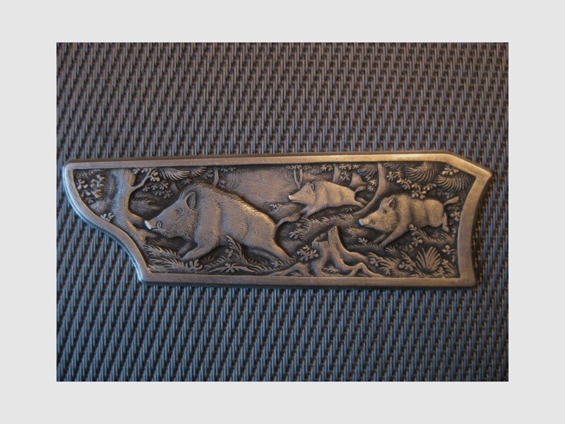 Exclusive offer for the Blaser R93 - upgrade !! TOP engraving side plates made of a silver alloy with wildlife motifs! Or how about pistol grip caps for almost all types of firearms? It's worth a look, GUARANTEED !!